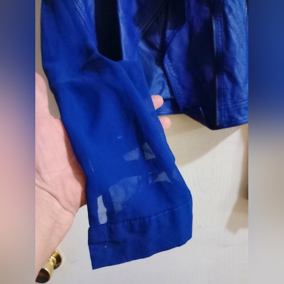 Cropped MOTO Style Jacket w Sheer Sleeves sz. M Blue‎ Faux Leather - Picture 4 of 15